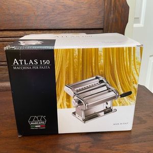 Pasta machine